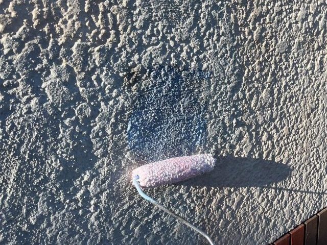 高砂市の塗装における塀の下塗り